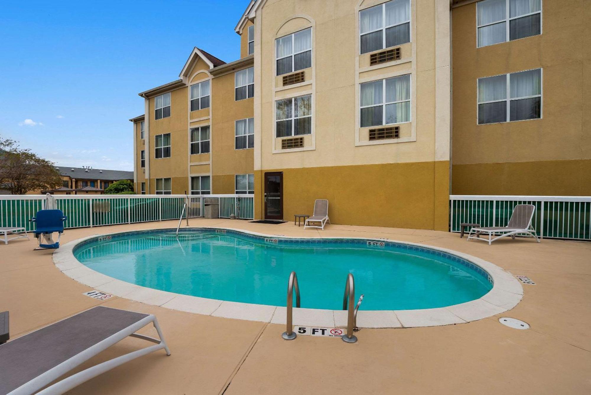 Comfort Inn & Suites Santee I-95 Ngoại thất bức ảnh